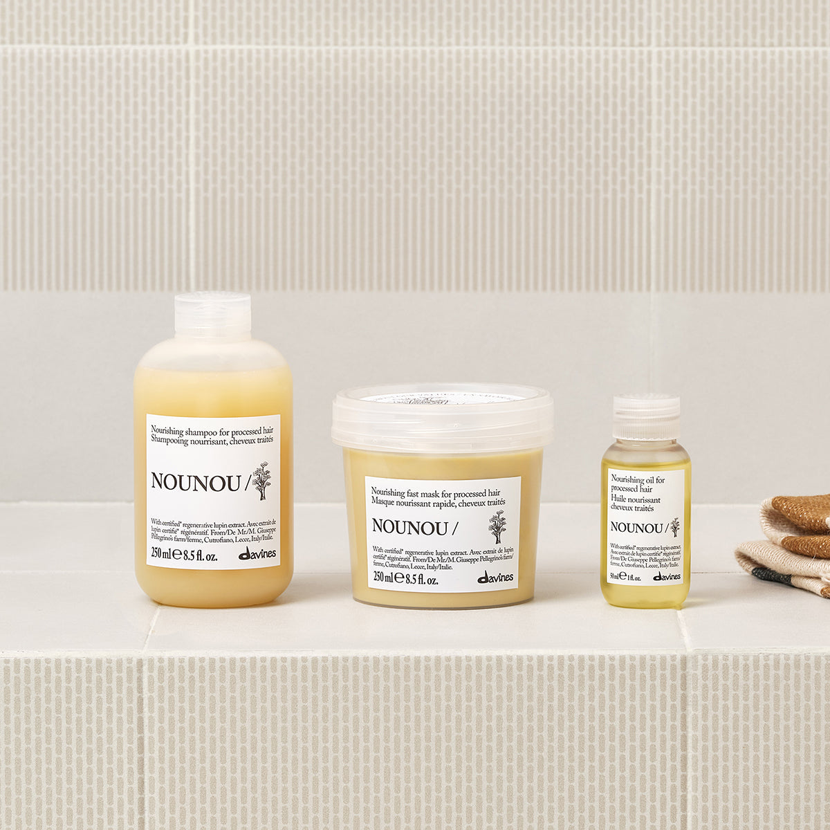 Lifestyle photo of Davines Nounou Oil for damaged hair